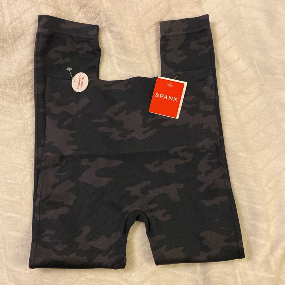 NWT Spanx cropped lamn leggings